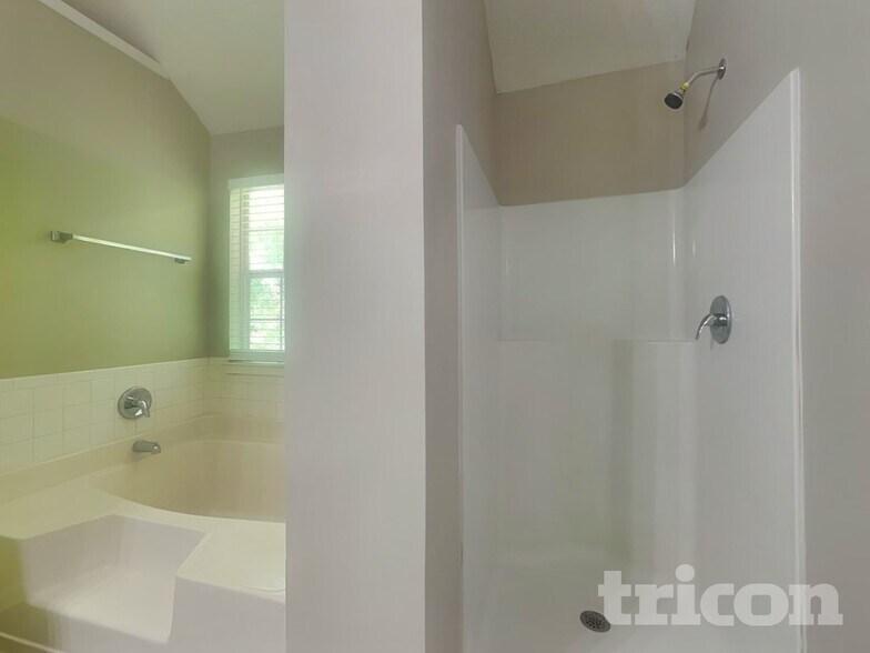 Building Photo - 222 Southwind Ln