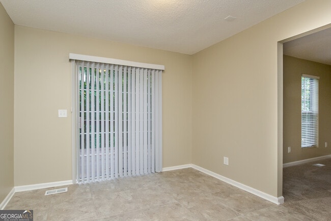 Building Photo - 278 Castleair Dr NE