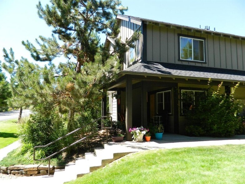 Primary Photo - 1933 NW Monterey Pines Dr