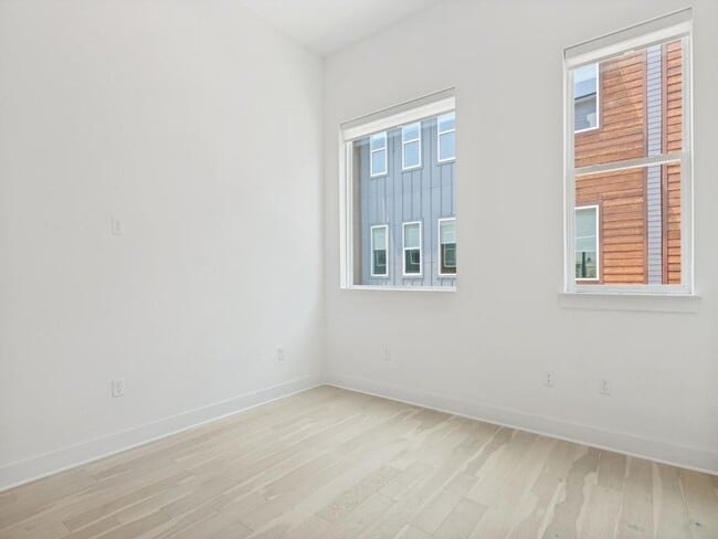 Building Photo - 2505 Bluebonnet Ln