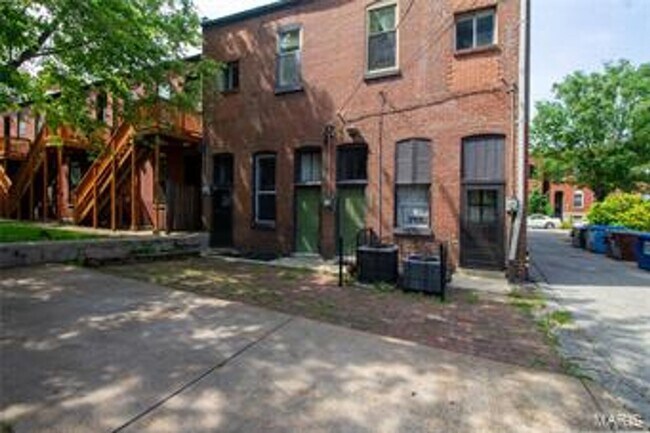 Building Photo - Cherokee 2214-2216