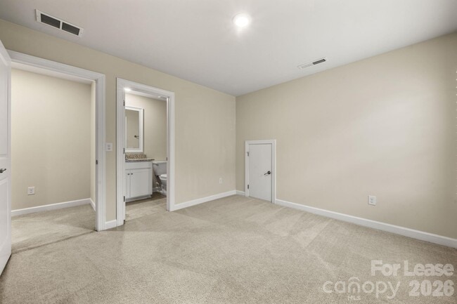 Building Photo - 17019 River Race Dr