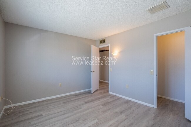 Building Photo - 17230 N Palo Verde Dr