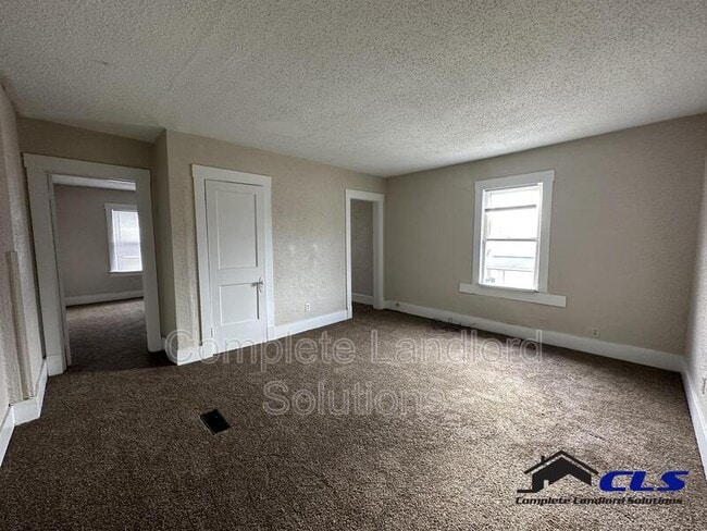 Primary Photo - 1233 S 10th St