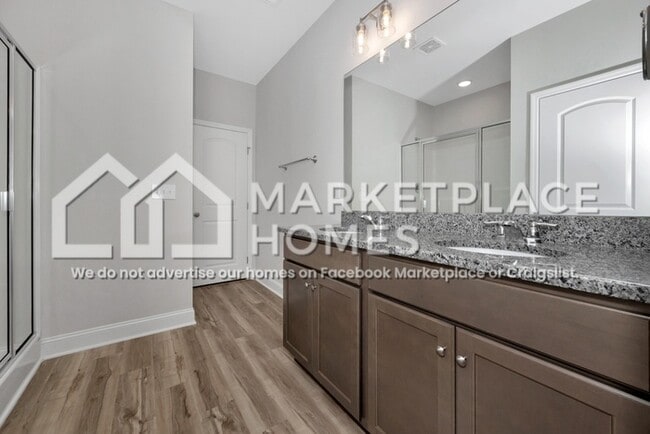 Building Photo - 129 Rose Vly Dr