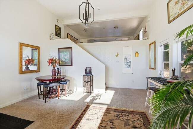 Building Photo - 9028 Burr St