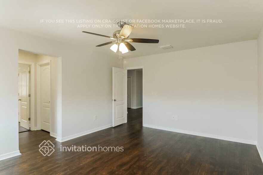 Building Photo - 10479 Hawks Landing Dr