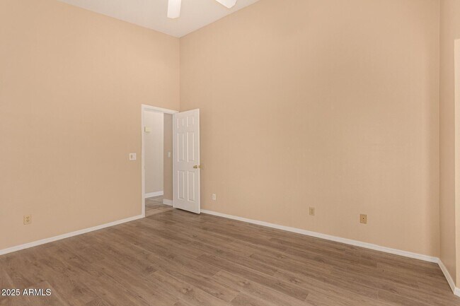 Building Photo - 1249 E Villa Maria Dr