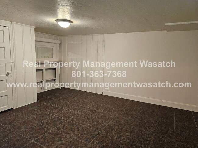 Building Photo - Check Out This 4 Bedroom 2 Bathroom Home i...