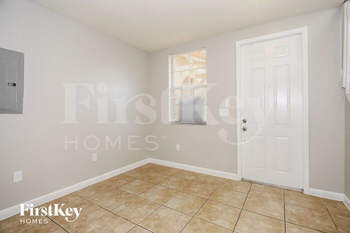 Building Photo - 1495 NE 33rd Ave