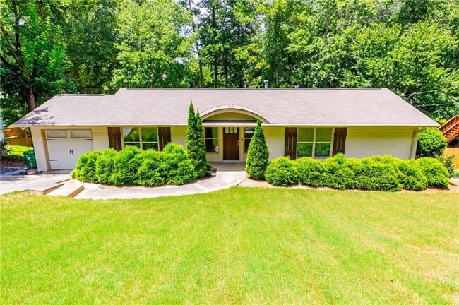 Building Photo - 3014 Skyland Dr NE