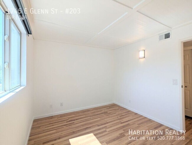 Building Photo - 1745 E Glenn St