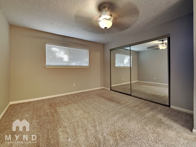 Building Photo - 11923 Medicine Bow Cir