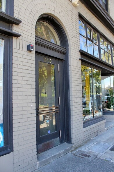 Building Photo - 12610 SW Farmington Rd