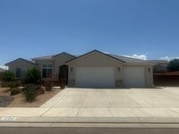 Building Photo - Custom 3 bed plus Office Single Story. Cri...