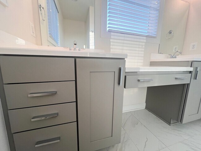 Building Photo - 1674 Delphi Dr