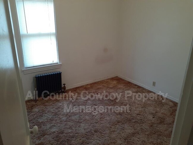 Building Photo - 769 N 8th St