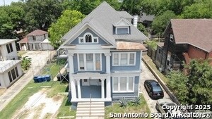 Building Photo - 423 W Woodlawn Ave