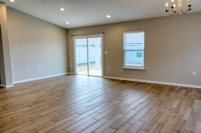 Building Photo - 82905 Thompson Ln