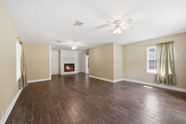 Building Photo - 14906 Quaking Aspen Dr