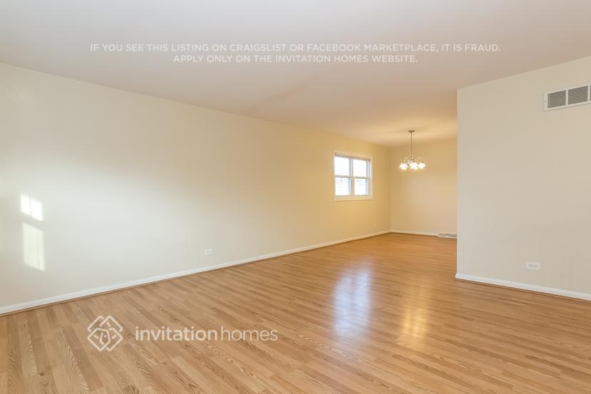 Building Photo - 825 W Manor Ct