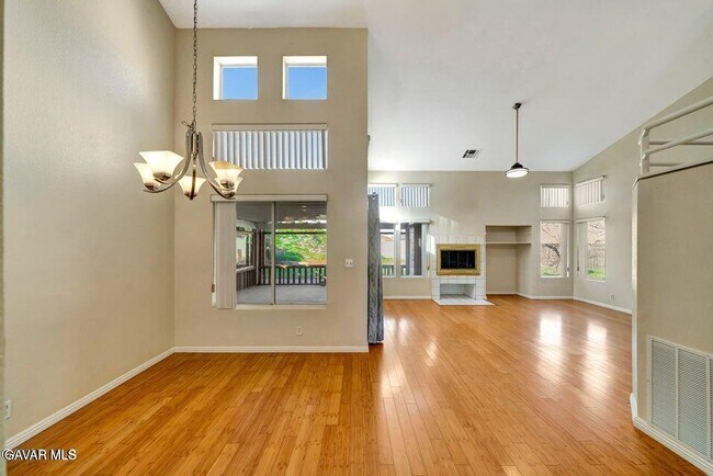 Building Photo - 2611 Redington St