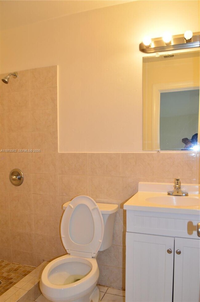 Building Photo - 701 SW 15th Ave