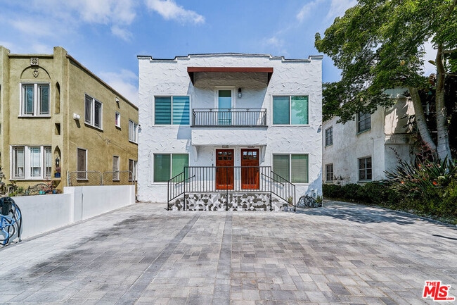 Building Photo - 1310 S Rimpau Blvd