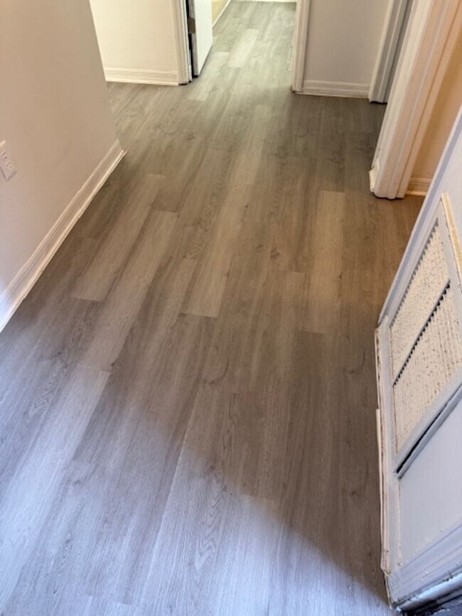 Building Photo - Coral Gardens one bedroom condo