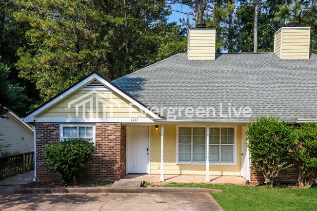 Building Photo - 4947 Farmstead Ct NE