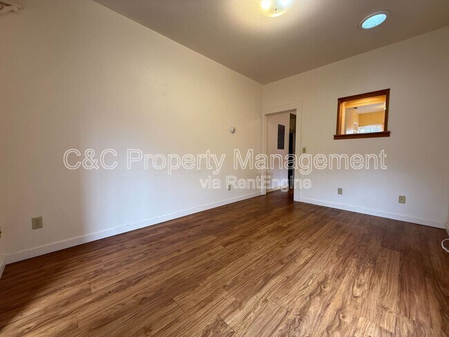Building Photo - 138 17th St
