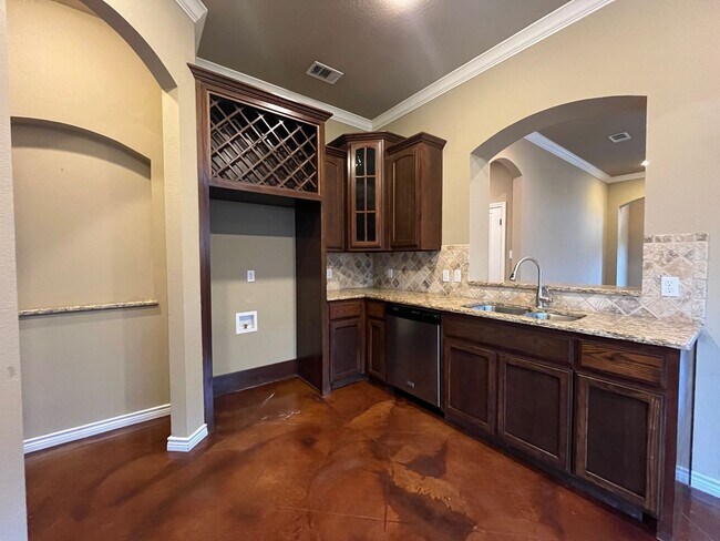 Building Photo - 3 Bedroom Single Family Home
