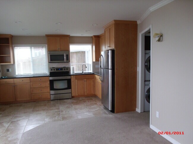 Building Photo - 39 Sunset Dr