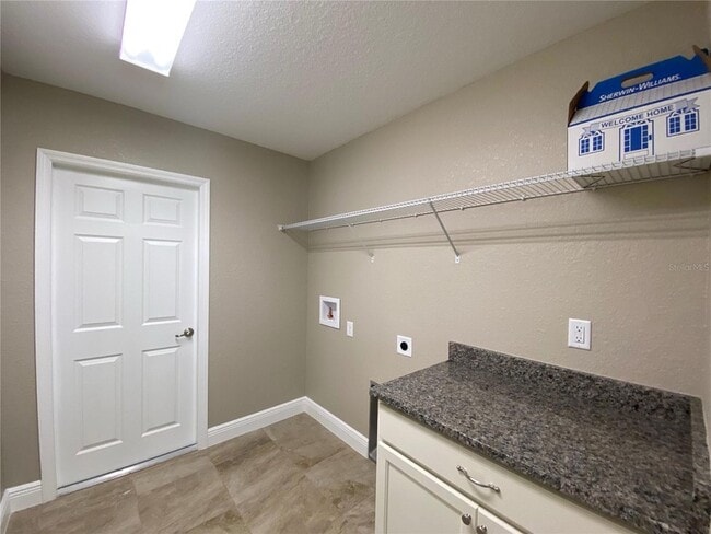 Building Photo - 4110 SW 132nd Ln