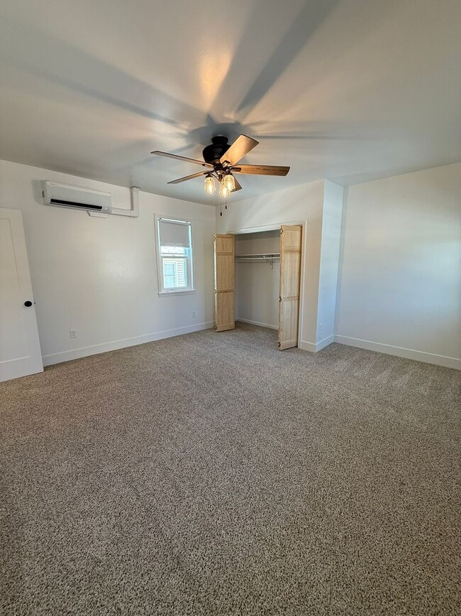 Building Photo - 310 W Market St