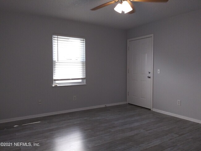 Building Photo - 1047 Hibiscus St