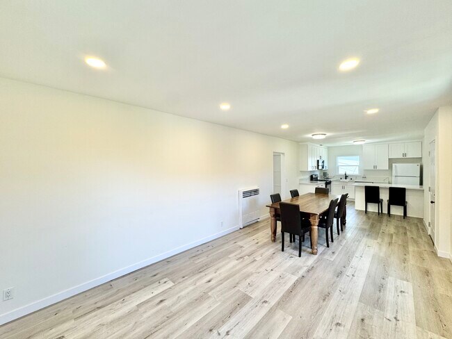 Building Photo - 2013 S Shenandoah St