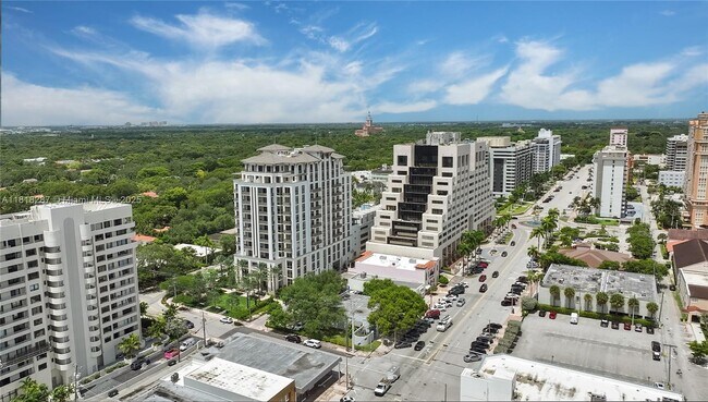 Building Photo - 515 Valencia Ave