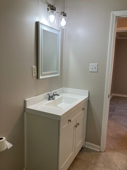 Building Photo - 7517 Madison Dr