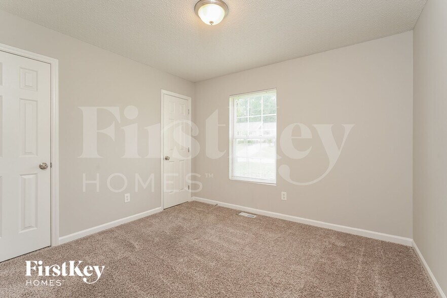 Building Photo - 514 3 Oaks Dr