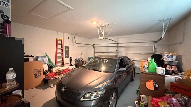 Building Photo - 11200 Listening Dr