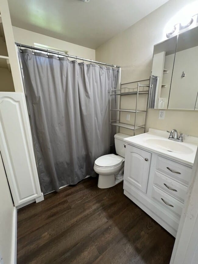 Building Photo - LOCATED IN ENTIAT! Cute 2 bed/1 bath home ...