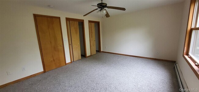 Building Photo - 45 Laurel Hollow Rd