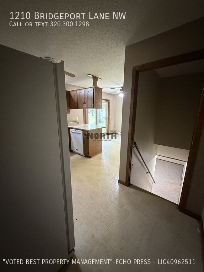 Building Photo - 1210 Bridgeport Ln NW