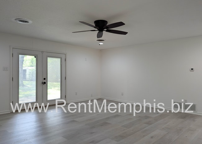 Building Photo - 5049 Alrose Ave