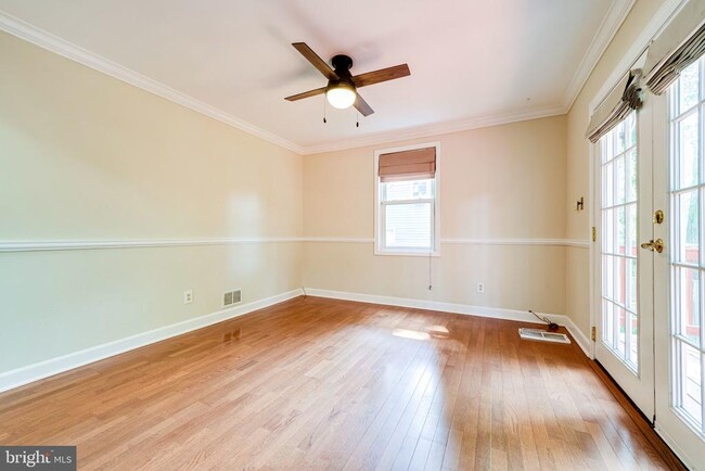 Building Photo - 4038 Maple St