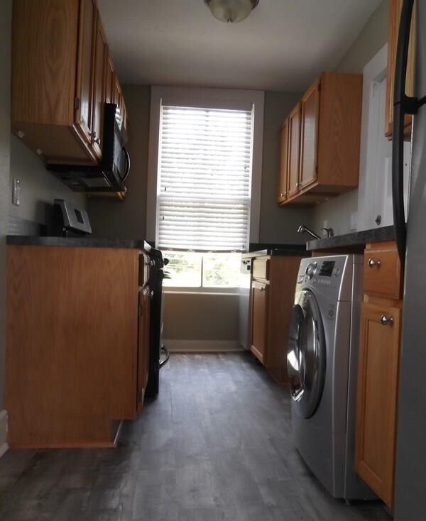 Building Photo - 2725 1/2 Bernardo De Galvez Ave