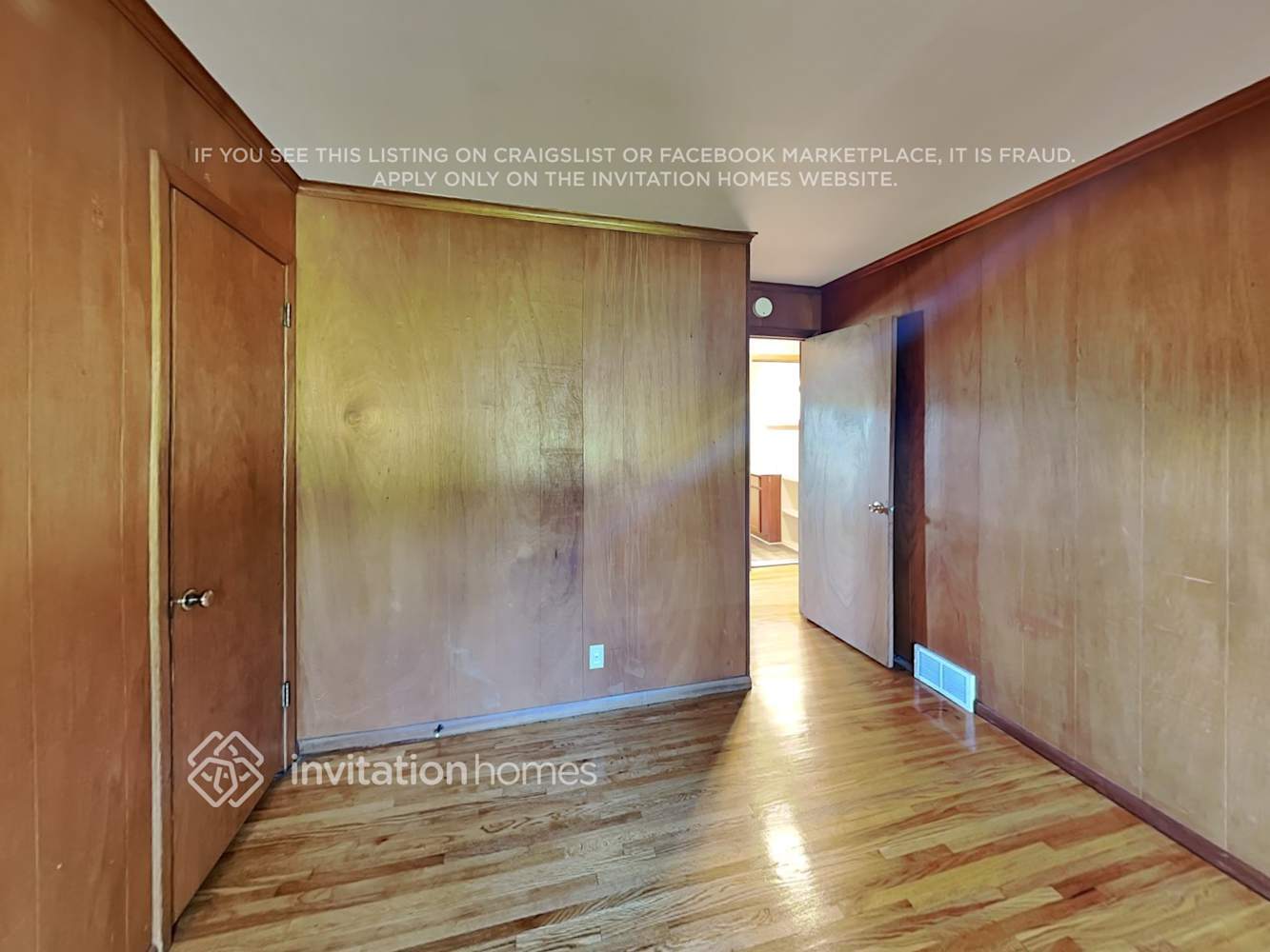 Building Photo - 2911 W 85th St