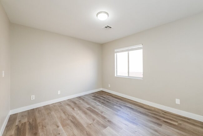 Building Photo - 8717 S Evan Lilas St