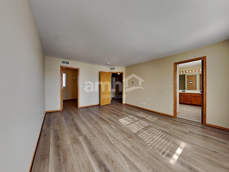 Building Photo - 1979 Cobblestone Dr